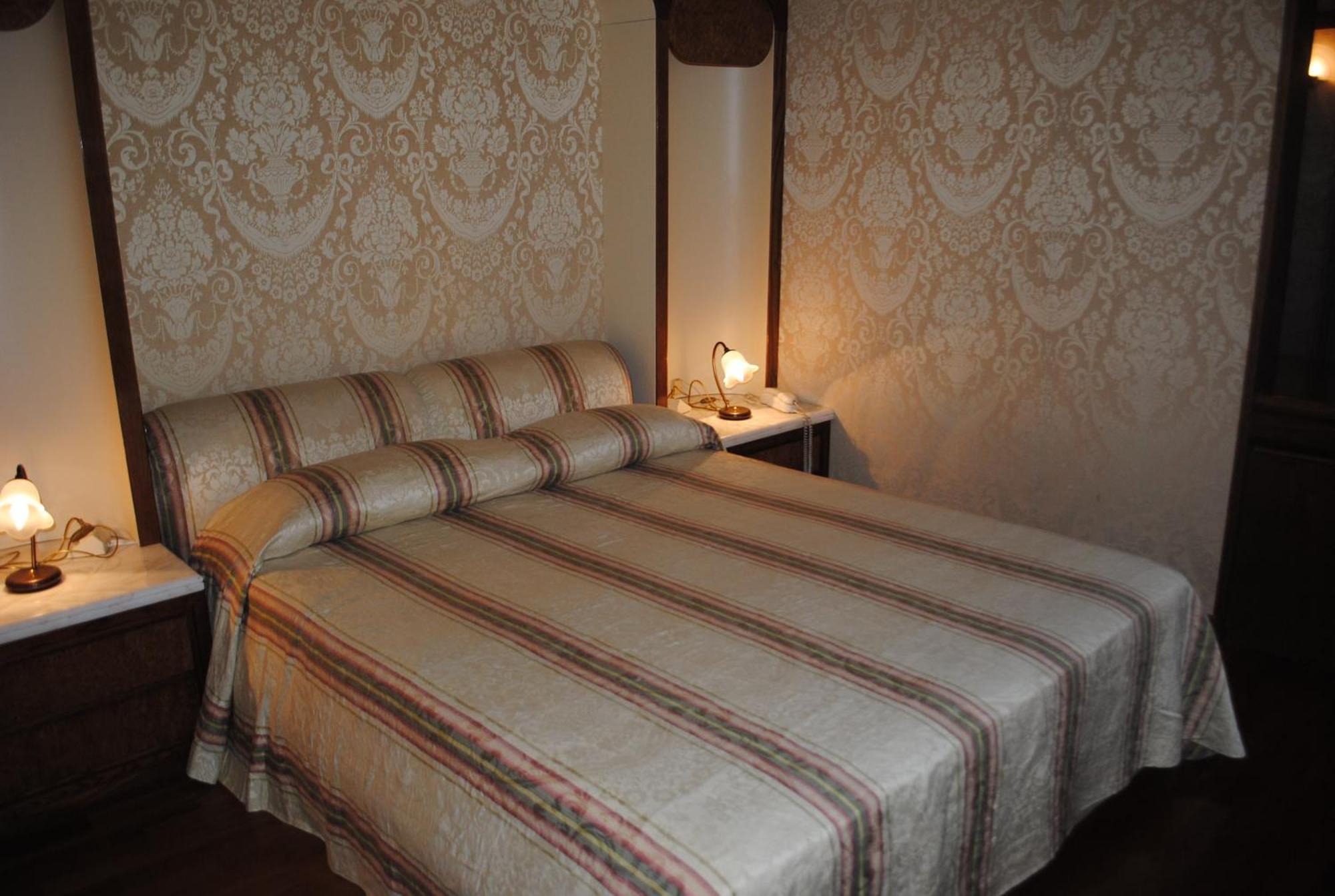 Hotel Locanda San Giacomo اجليانو تيرمي الغرفة الصورة