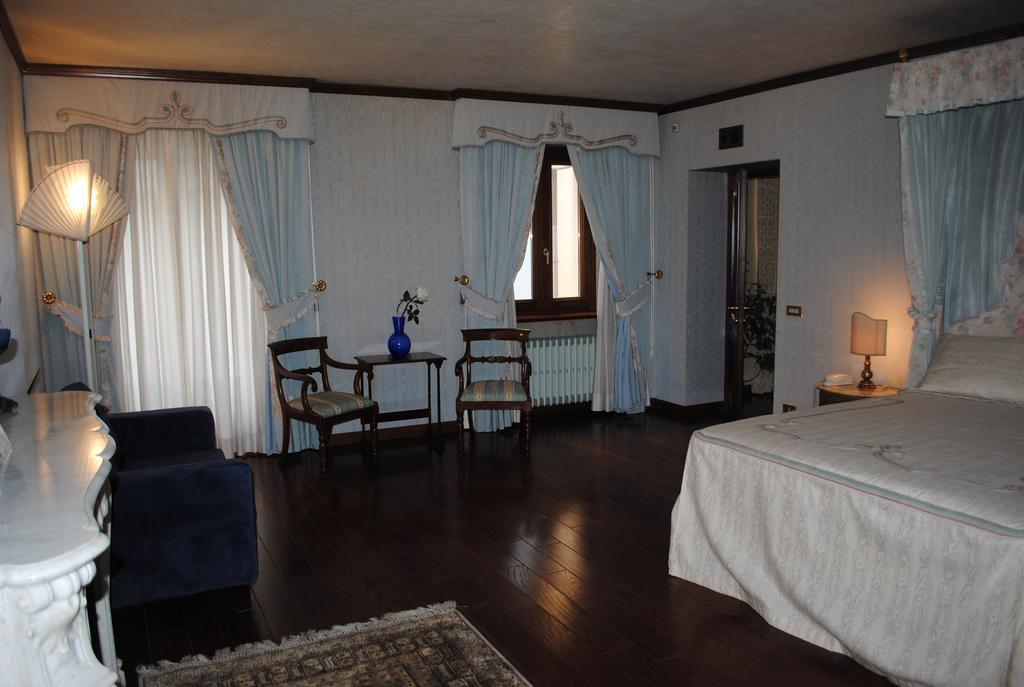 Hotel Locanda San Giacomo اجليانو تيرمي الغرفة الصورة